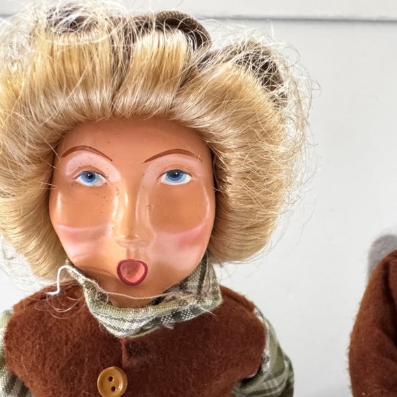 Set 2 Byers Choice Carolers STYLE? Pilgrim Thanksgiving Shotgun Dolls Decor - Picture 3 of 8